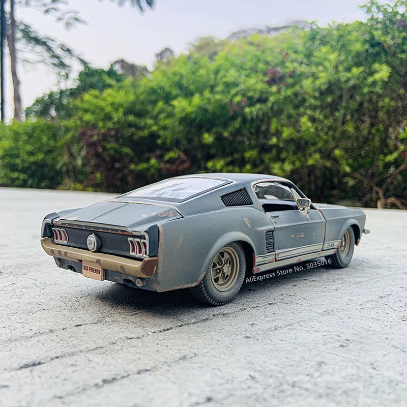 1:24 Scale Old Style 1967 Ford Mustang GT Model