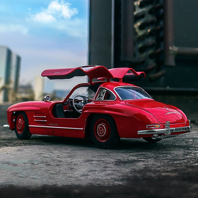 1:24 Scale Mercedes-Benz 300SL Car Model