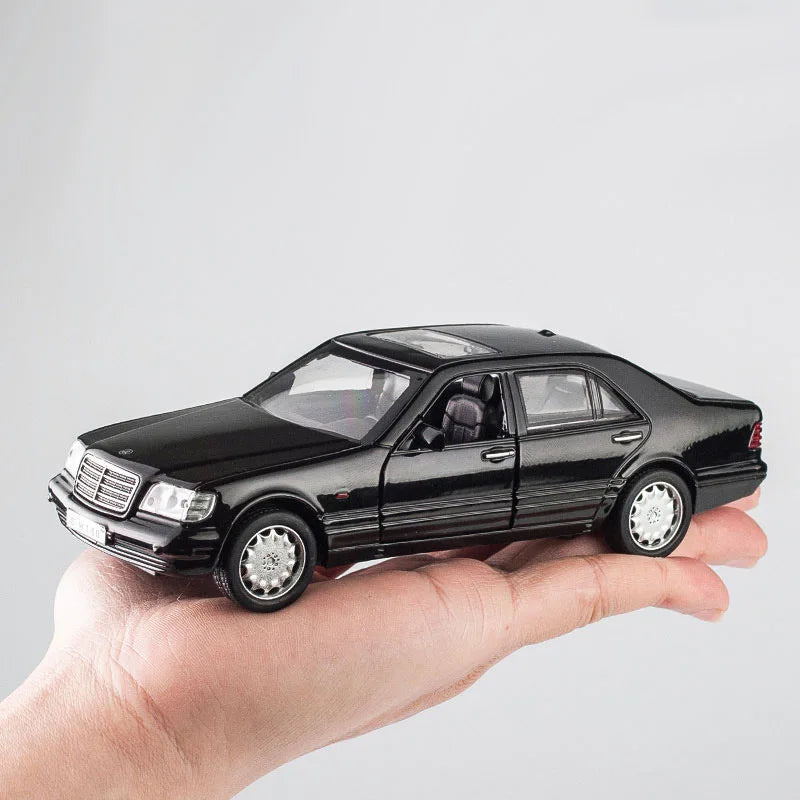 1:32 Mercedes-Benz S-W140 Classic Car Model